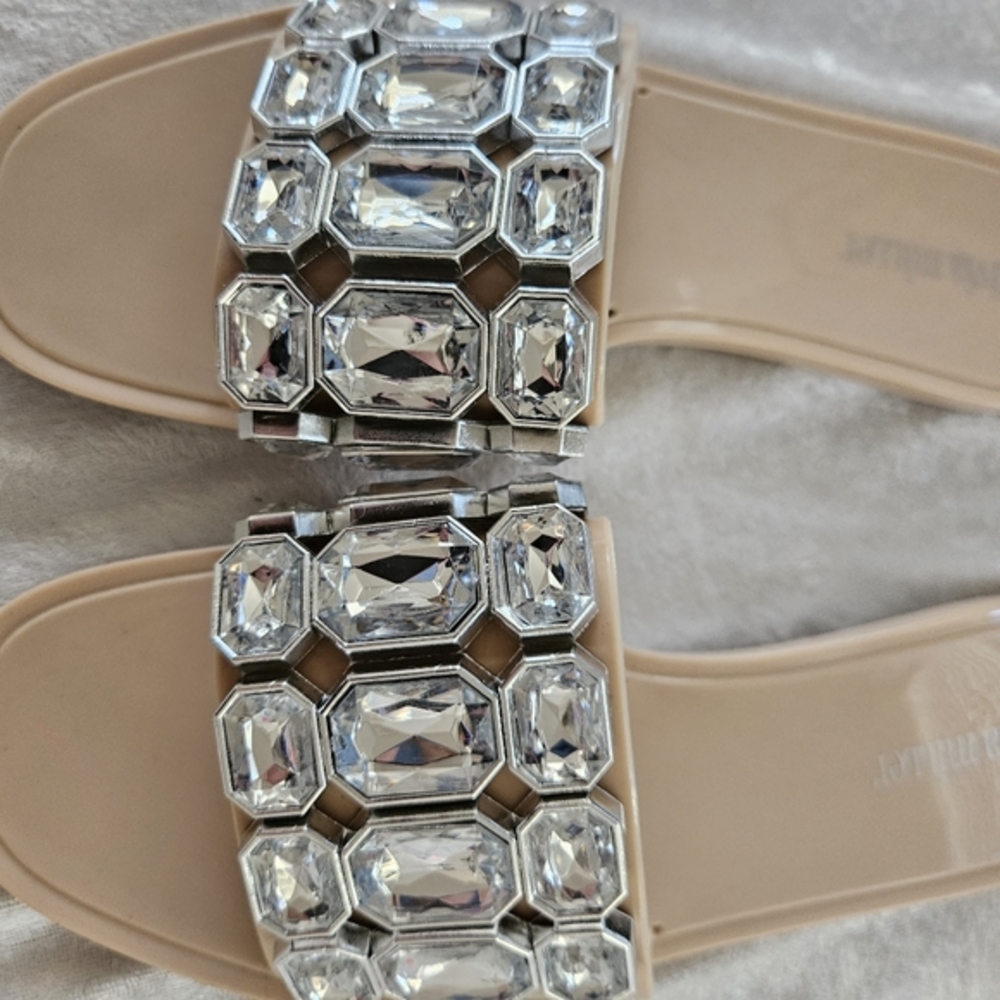 NEW Olivia Miller Large Stone Jelly Sandals Size 10